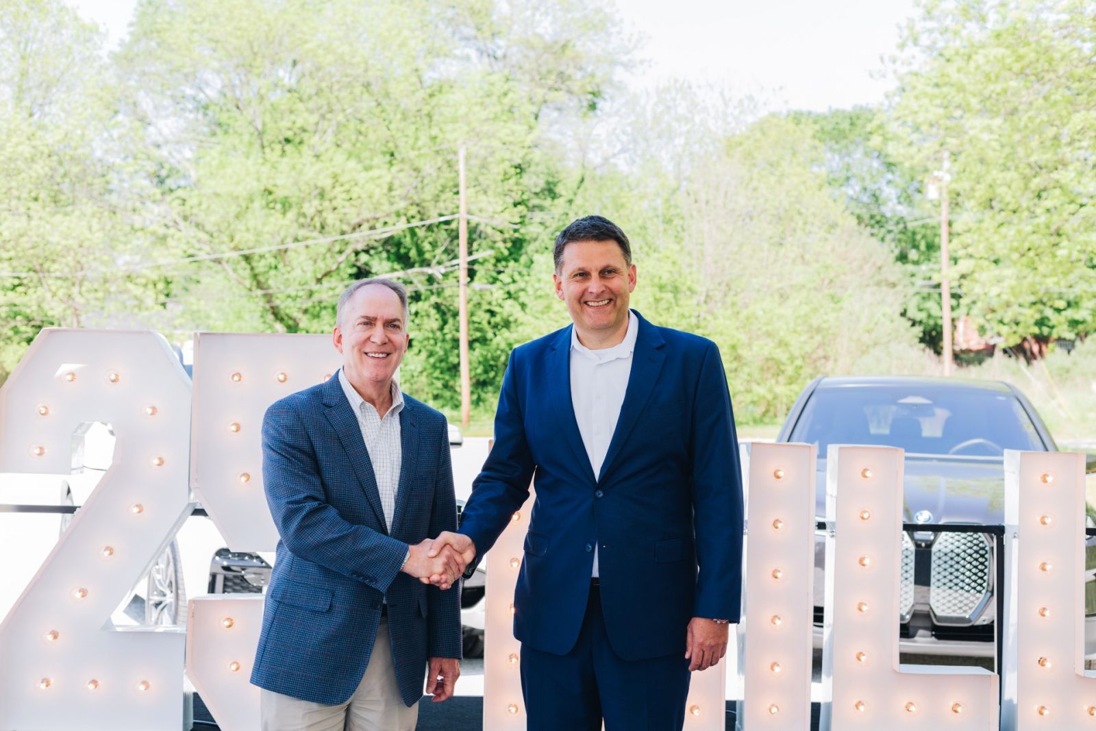 Greenville Mayor Knox White and BMW CEO Robert Engelhorn shake hands at the Wednesday press conference. (Photo/Provided)