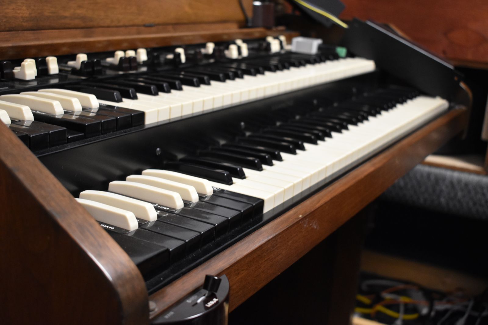 A control box attached to a Hammond Organ turns the Leslie Speaker at different speeds for various sound effects. (Photo/Molly Hulsey)