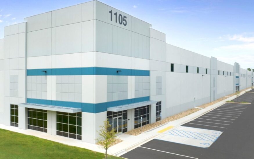 Global paper-based packaging giant Smurfit Kappa has purchased the first building at Hunt Midwest‘s new Evergreen 85 Logistics Park immediately adjacent to Interstate 85 in South Carolina’s Anderson-Greenville-Spartanburg industrial corridor. (Rendering/Hunt Midwest)